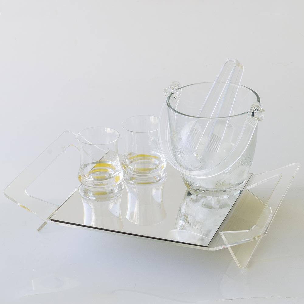 Bandeja em Acrílico Cristal Espelhado Bandeja em Acrílico Cristal Espelhado