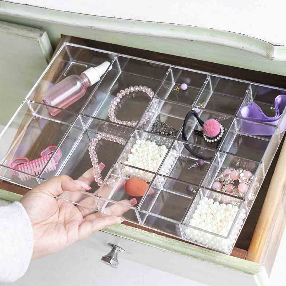 Bandeja Organizadora Utensílios com 16 Divisórias Bandeja Organizadora Utensílios com 16 Divisórias