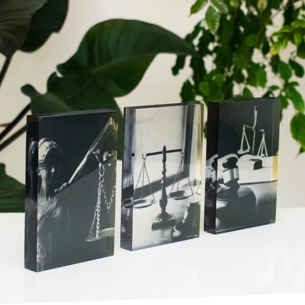 Conjunto Placas Decorativas Escritório Tríade Advocacia & Direito Conjunto Placas Decorativas Escritório Tríade Advocacia & Direito