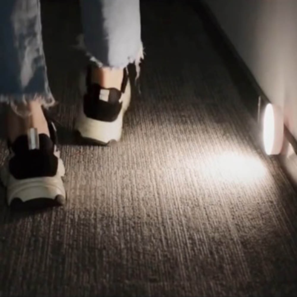 Luminária de Led Spot com Sensor de Presença Luminária de Led Spot com Sensor de Presença