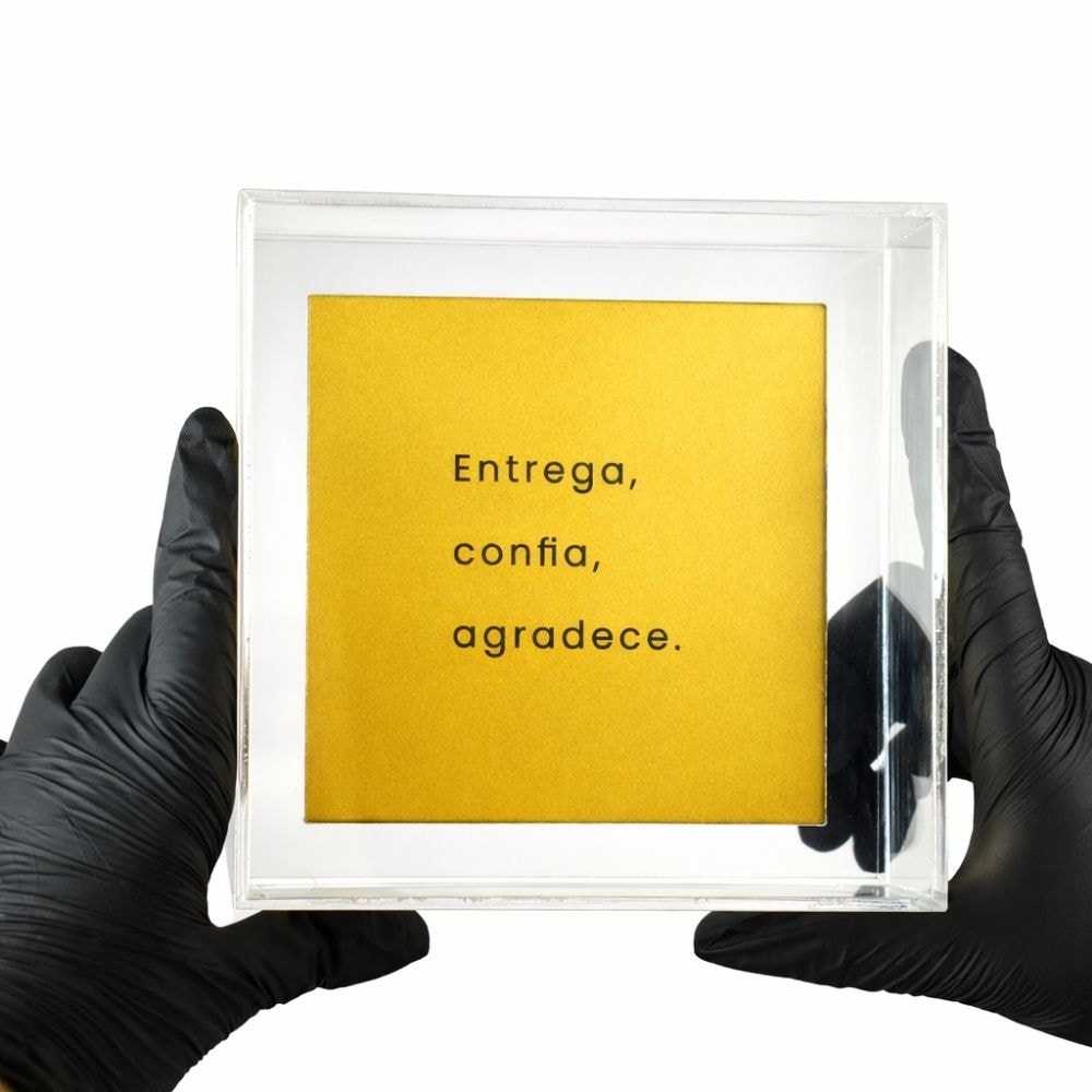 Moldura Decorativa em Acrílico de Mesa - Essência