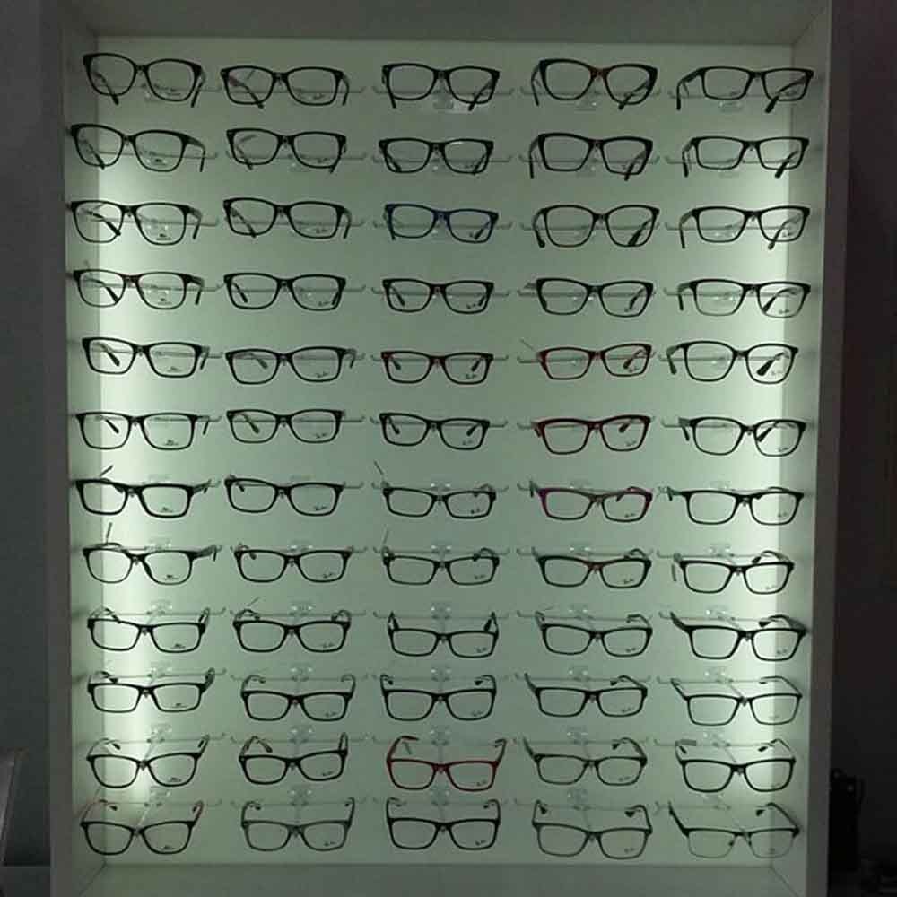 Painel Expositor em Acrílico para Óculos 100x100cm Painel Expositor em Acrílico para Óculos 100x100cm