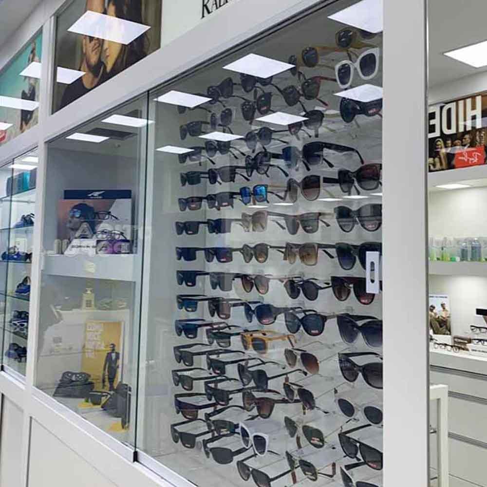 Painel Expositor em Acrílico para Óculos 60X60cm Painel Expositor em Acrílico para Óculos 60X60cm