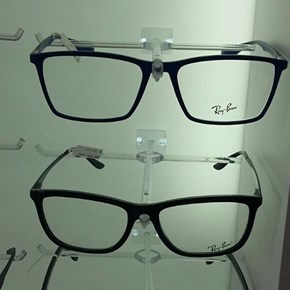 Painel Expositor em Acrílico para Óculos - Tamanho 120X100cm