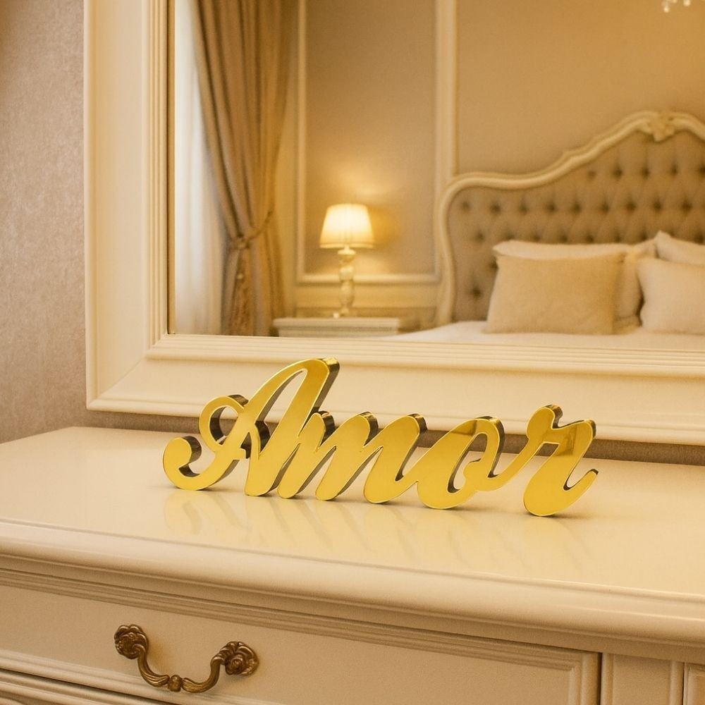 Palavra Decorativa em Acrílico Espelhado Amor