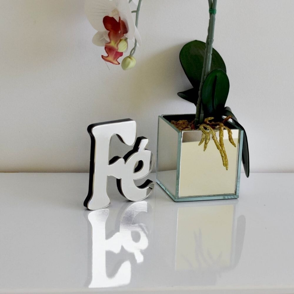 Palavra Decorativa em Acrílico Espelhado Fé