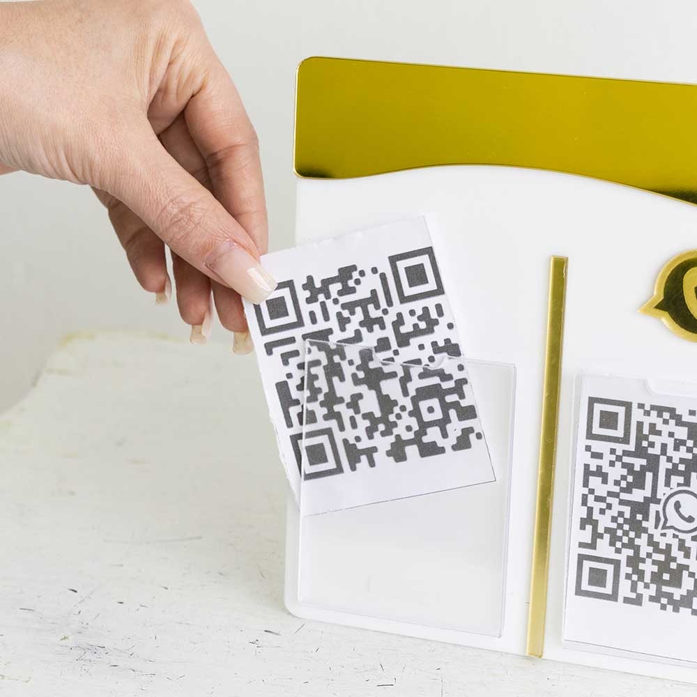 Placa e Display Pix Preto/Dourado com 3 Bolsas Placa e Display Pix Preto/Dourado com 3 Bolsas