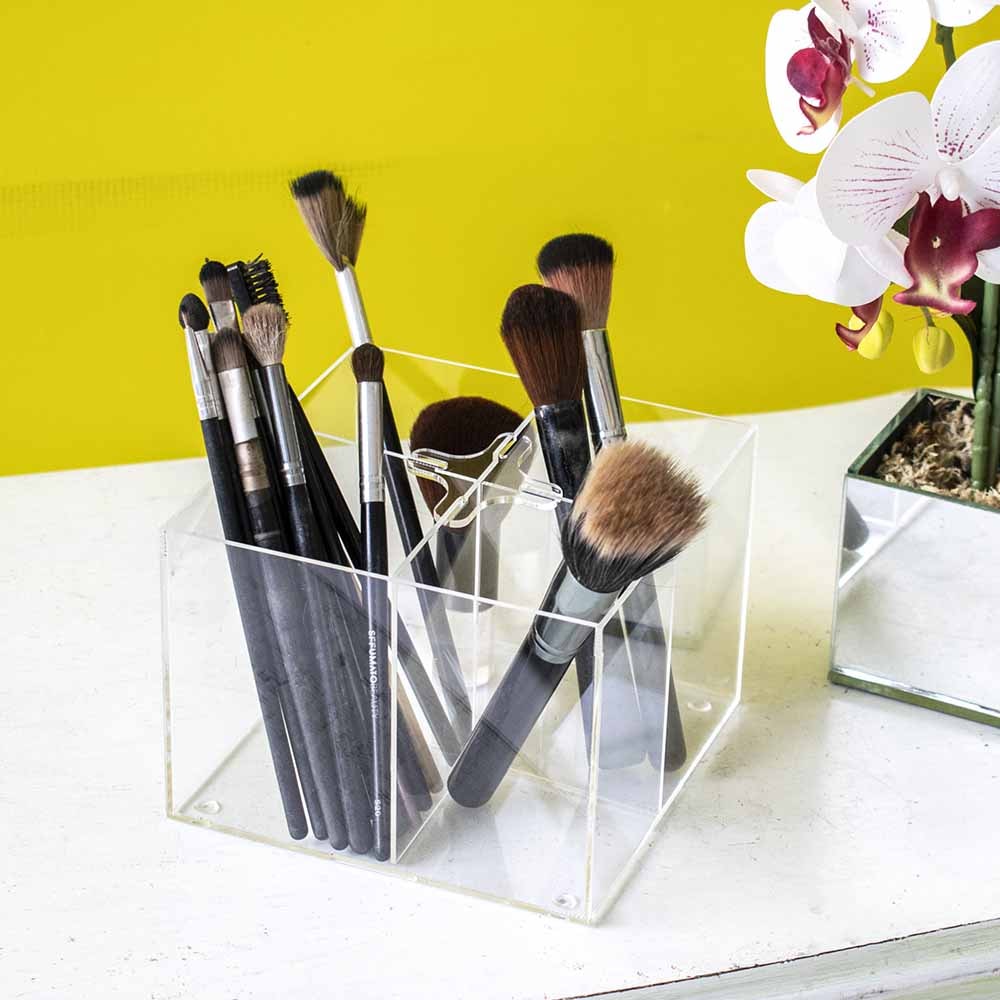 Porta Pincel em Acrílico Cristal com 4 Divisórias Porta Pincel em Acrílico Cristal com 4 Divisórias