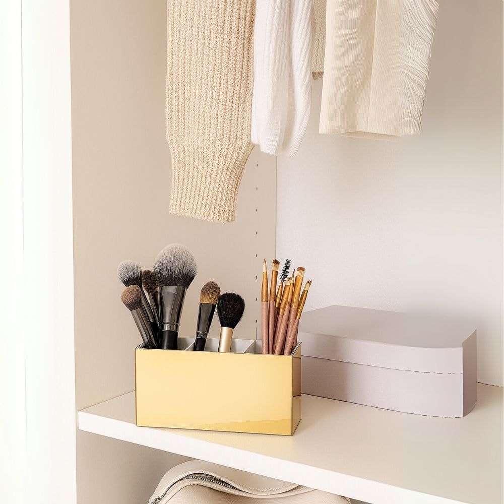 Porta Pincel em Acrílico Dourado com 3 Divisórias Porta Pincel em Acrílico Dourado com 3 Divisórias