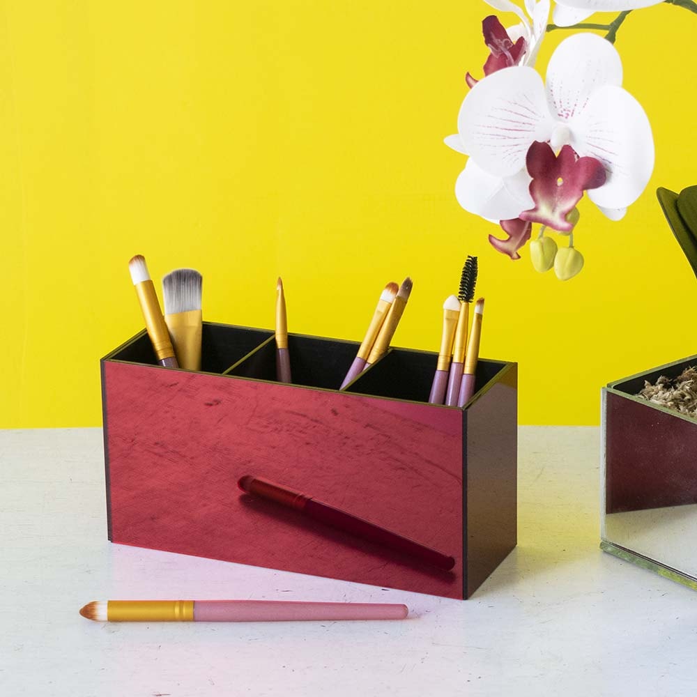 Porta Pincel em Acrílico Vermelho com 3 Divisórias Porta Pincel em Acrílico Vermelho com 3 Divisórias