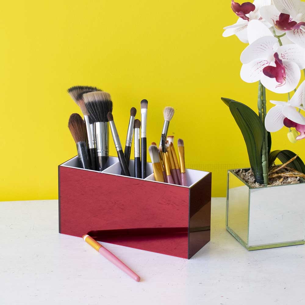 Porta Pincel em Acrílico Vermelho com 3 Divisórias Porta Pincel em Acrílico Vermelho com 3 Divisórias