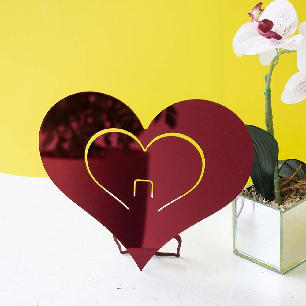 Porta Retrato Coração em Acrílico Espelhado Porta Retrato Coração em Acrílico Espelhado