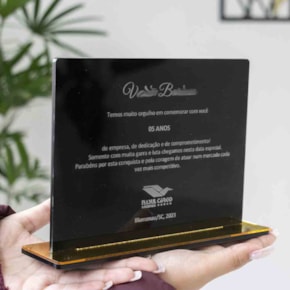 Troféu em Acrílico Para Homenagem a Colaboradores