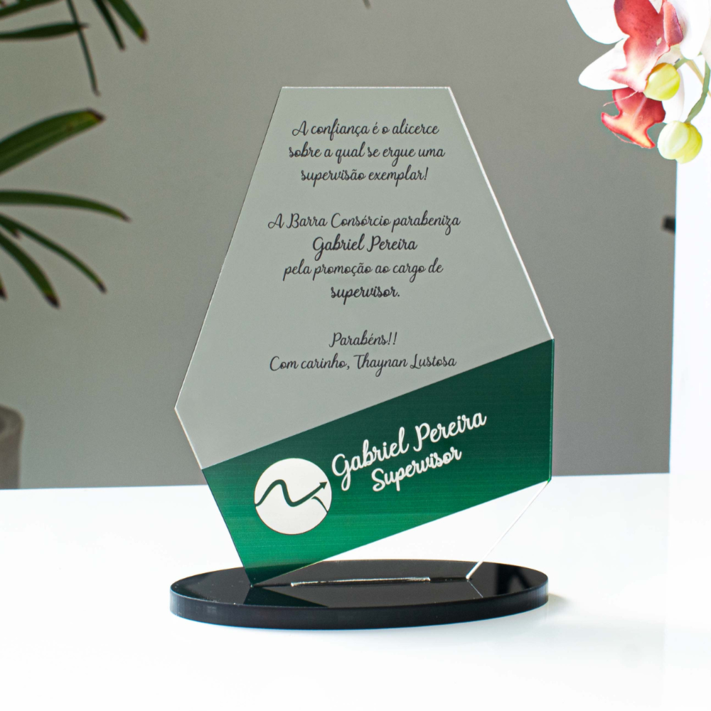 Troféu em Acrílico Personalizado Geométrico Troféu em Acrílico Personalizado Geométrico